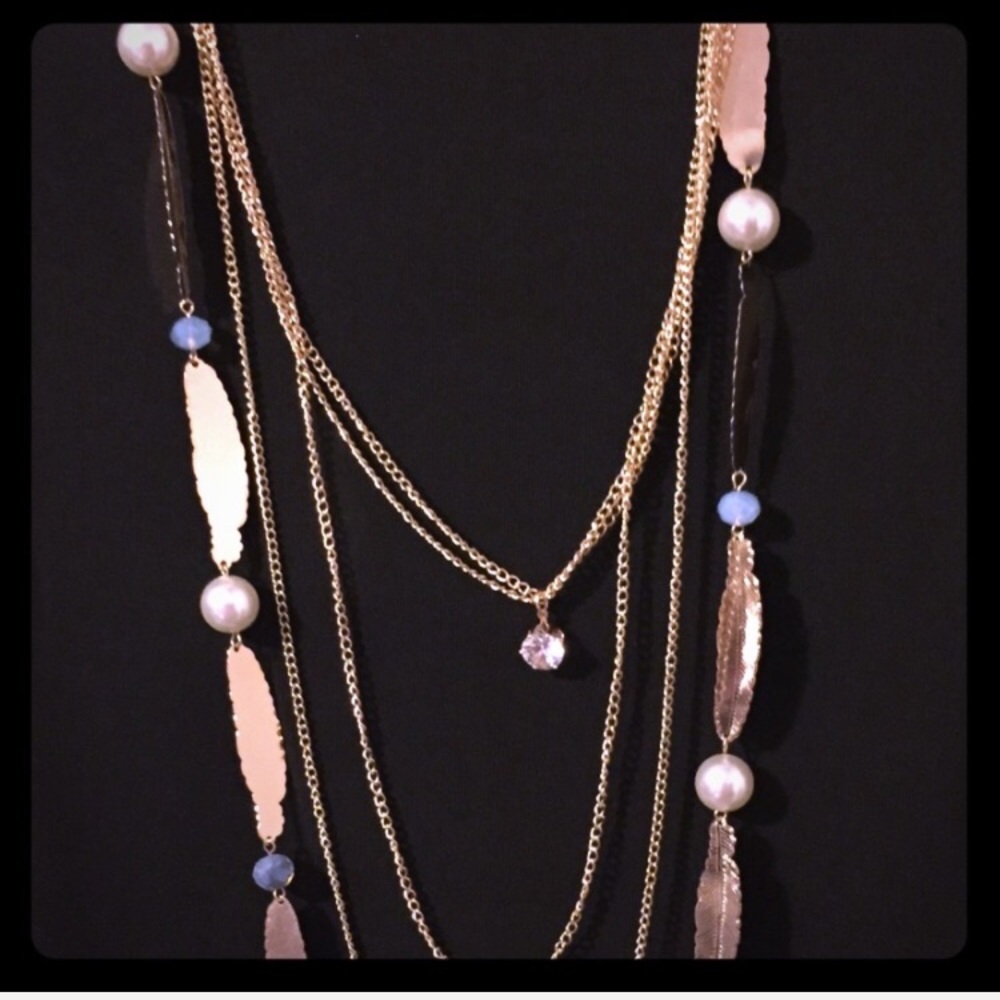 🛍Goldtone, Crystal, Pearl Necklace